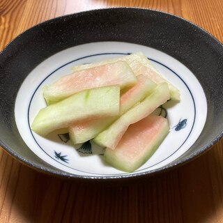 夏をいただく！スイカ（皮）の浅漬け